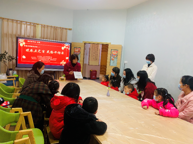 2月13日，市妇联在时光直播
执委工作室（维娜教育站）开展“欢乐庆元宵 民俗齐传承”主题活动（讲故事）.jpg