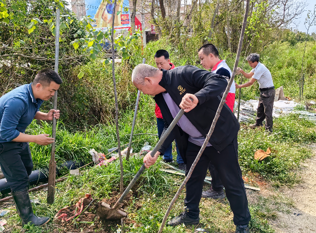 将军村开展“绿美坭陂”植树活动.jpg