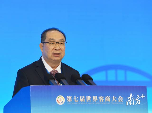 印尼广东社团联合总会总主席、印尼梅州会馆前会长、印尼客属联谊总会执行主席、印尼PT.Indochemical-CitraKimia（印尼化工有限公司）董事长陈志明发言。