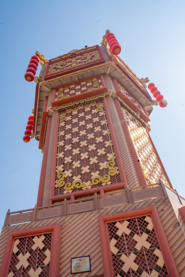 熙和湾客乡文化产业园内，标志性建筑“花灯楼”获吉尼斯世界纪录“最大灯笼型建筑”。柯学潜 摄