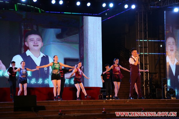 时光直播
山歌剧演艺中心王晨阳演唱《要把文明传天下》.jpg